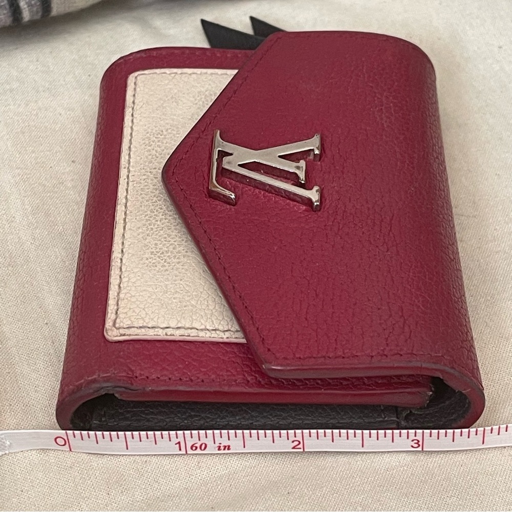 LOUIS VUITTON MyLockMe Compact Wallet in red and cream leather⭐️💯AuThEnTiC - Picture 11 of 15